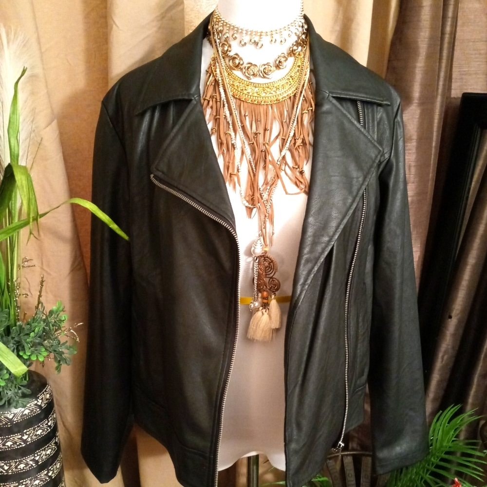Stylish faux leather jacket😎💅